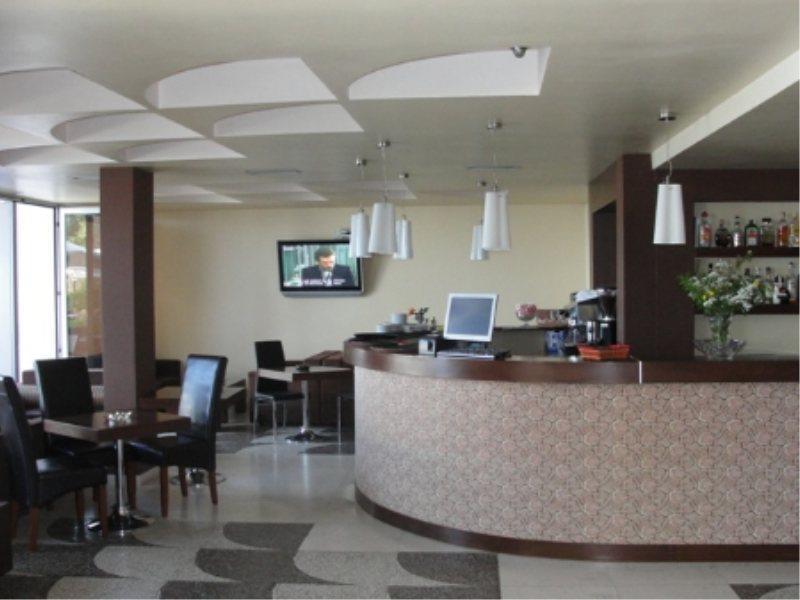 Ambasador Hotel Vlorë Exterior foto
