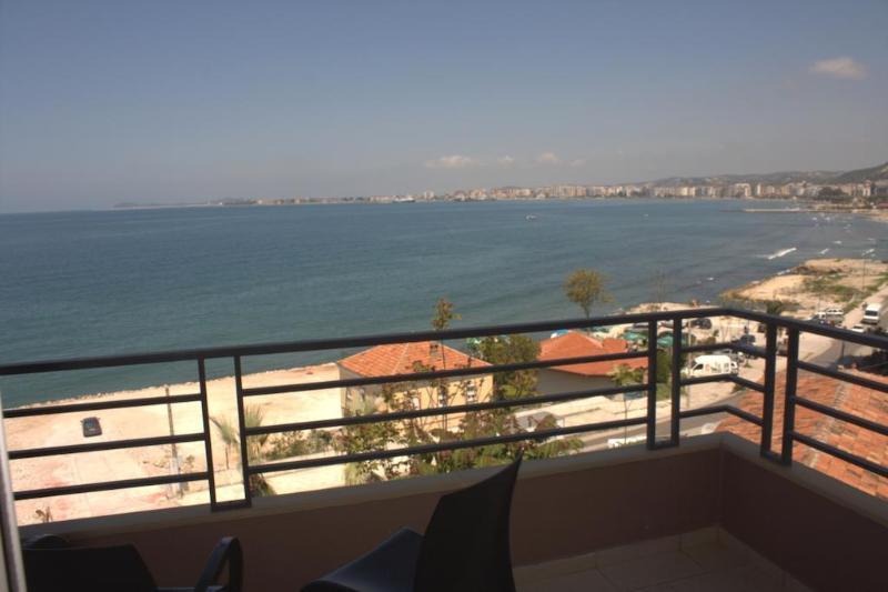 Ambasador Hotel Vlorë Exterior foto
