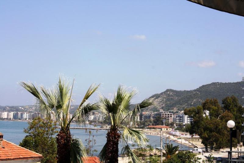 Ambasador Hotel Vlorë Exterior foto