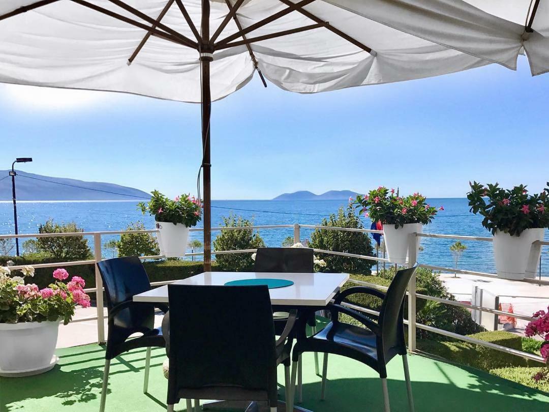 Ambasador Hotel Vlorë Exterior foto